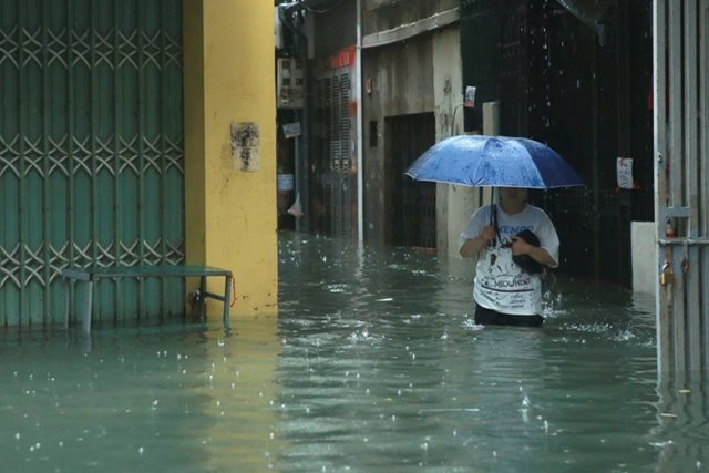 Mưa rải rác tại Bắc Bộ, Nam Bộ tiếp tục có dông vào chiều tối
