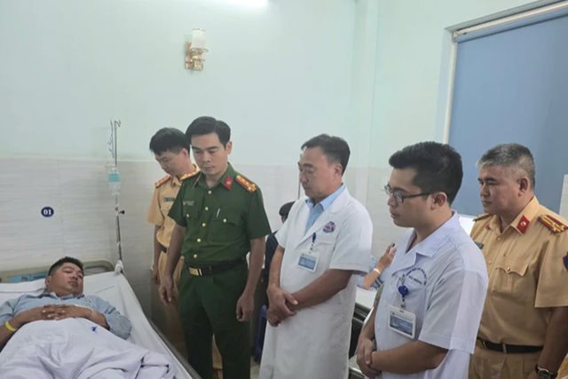 Phớt lờ hiệu lệnh, thanh niên tông xe gãy chân Đại úy CSGT