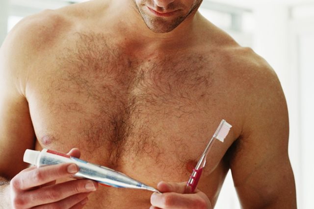 Bôi kem đánh răng chống xuất tinh sớm có hiệu quả không?