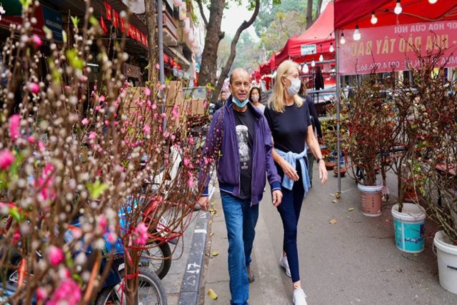 Miền Bắc mưa nhỏ rải rác do không khí lạnh tăng cường yếu, trưa chiều hửng nắng