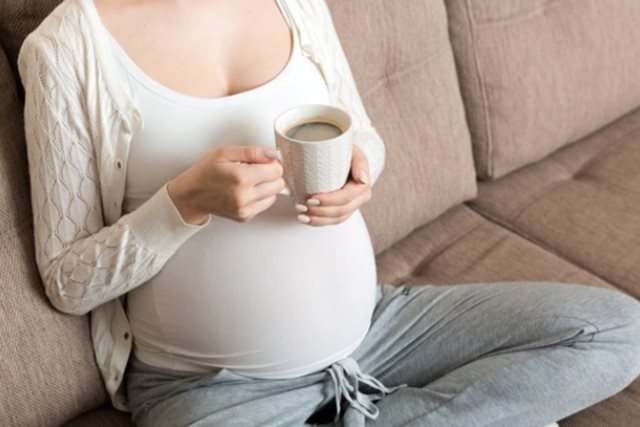 Caffeine có lợi hay có hại cho phụ nữ mang thai?