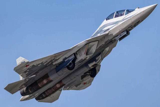 Ukraine dồn Nga vào thế phải dựng hầm cho Su-57