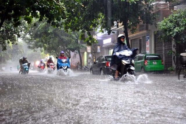 Sáng nay Hà Nội tái diễn mưa dông kèm lốc sét