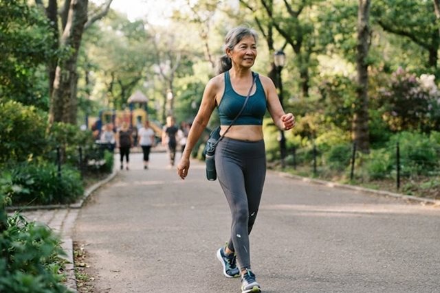 Sau tuổi 60, vì sao đi bộ mỗi ngày mà cơ bắp vẫn nhẽo?