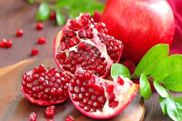 5 nhóm người nên tránh hoặc hạn chế ăn quả lựu