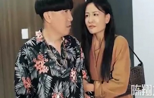 Thể hiện sức mạnh trước mặt gái xinh chàng trai nhận cái kết giật mình