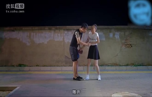 Tên cướp và người đẹp thành 'tri kỷ' sau những ngày cướp bóc