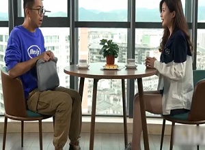 Hot girl tuyển dụng vô số nhân viên miễn phí bằng việc đi "xem mắt"