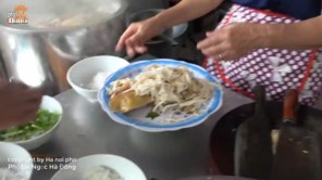 Phát thèm với Phở Gà 40 năm nhiều món lần đầu được nghe tại Hà Đông