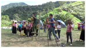 Cuộc thi đi cà kheo - Nét đẹp văn hóa đời sống Tây Bắc