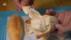 Cách làm bánh mì tại gia thơm ngon 