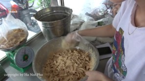 Nem Tai Ăn Kèm Với Giò Phố Cổ Hàng Thùng 