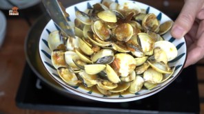 Ngao xào cà ri kiểu Malaysia thơm nồng hấp dẫn 