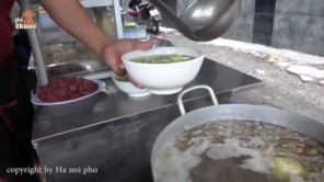 Phở gà gia truyền trên phố Phan Bội Châu Hà Nội (p3)