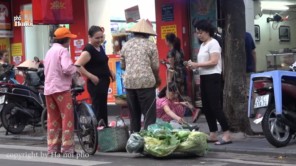 Giò Thả Mọc Thả trên phố cổ Hàng Trống