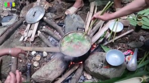 Làm nồi lẩu côn trùng siêu ngon giữa rừng (phần 5)
