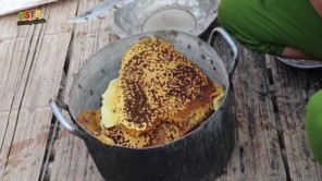 Lấy mật ong ban ngày (Phần 4)