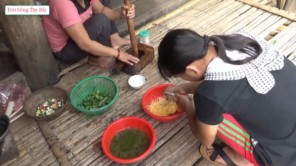 Đánh tiết canh bằng lá cây siêu độc lạ (Phần 3)