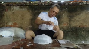 Cách làm MẶT NẠ GIẤY BỒI chơi trung thu ở làng ông Hảo 7
