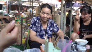 Giá 5k no căng rốn với 2 món đặc sản chỉ có ở làng cổ Thổ Hà- Cháo Quan Họ - Bánh Khúc Tai Mèo ( phần 6 )