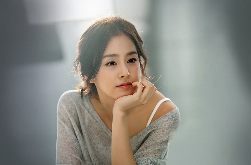 Vẻ đẹp không tuổi của nữ diễn viên Kim Tae Hee