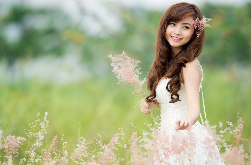 Vẻ đẹp mong manh của thiếu nữ váy trắng khiến bao người ngẩn ngơ