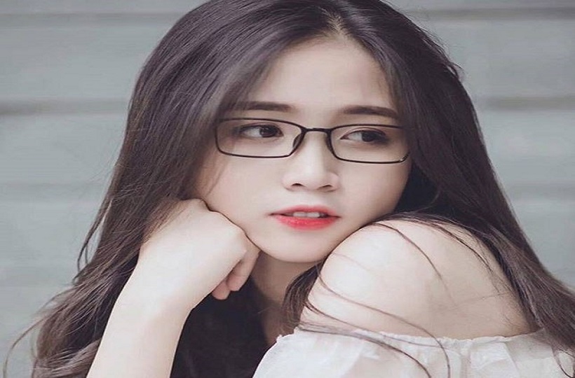 Hot girl xinh mê hồn, quên lối về 