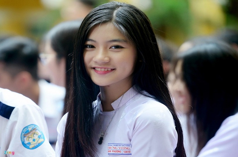 girl xinh đẹp tự nhiên cũng đủ làm cho bao trái tim lỗi nhịp