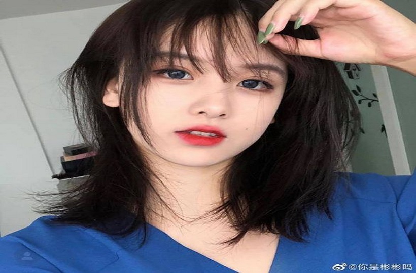 Girl xinh khuôn mặt lạnh lùng thu hút người khác