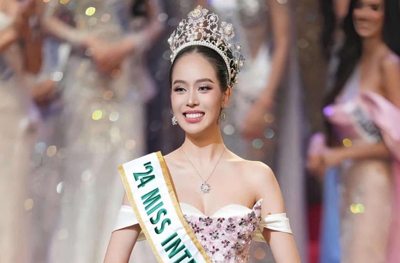 Thanh Thủy đăng quang Miss International