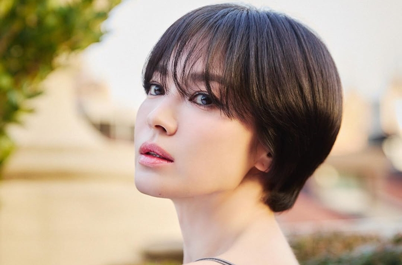 Song Hye Kyo khoe tóc ngắn cá tính