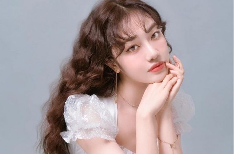 Hoàng Duyên hát bằng cả hai thứ tiếng