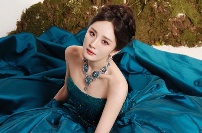 Dương Mịch hóa nữ hoàng chim công