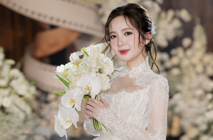 Ngọc Huyền xinh đẹp trong ngày cưới với Đình Tú