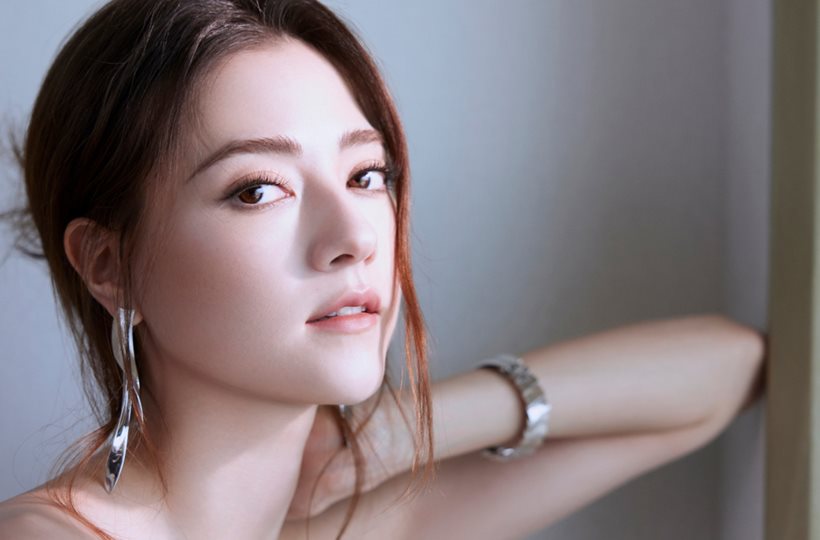 'Đát Kỷ' gốc Nga bị đồn hẹn hò doanh nhân đào hoa Hoắc Khải Sơn