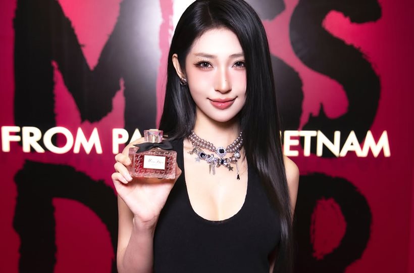 Khổng Tú Quỳnh sang chảnh tại sự kiện Dior