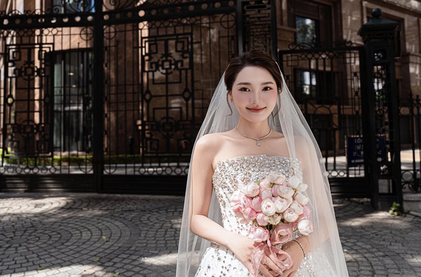 Ngọc Nữ kết hôn với chồng doanh nhân