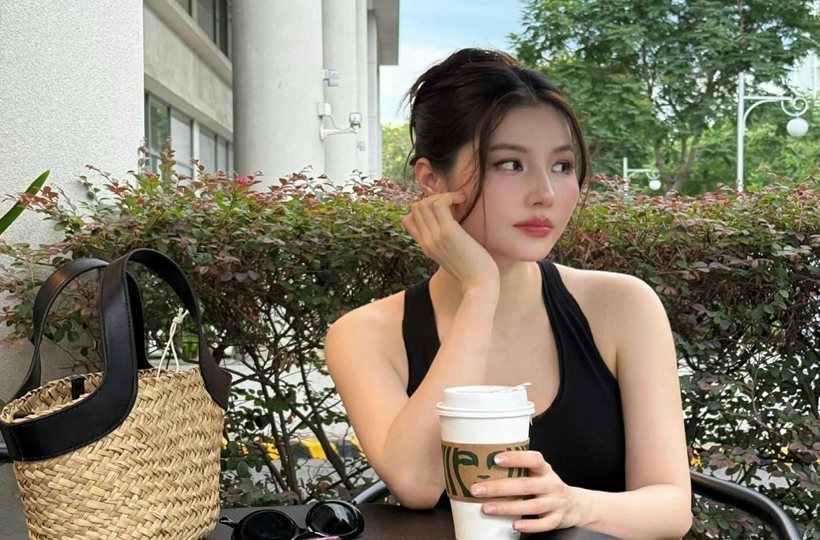 Diễm My 9X vẫn xinh đẹp dù làm mẹ bỉm sữa