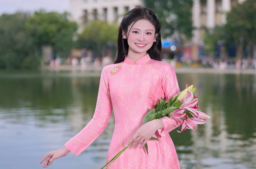 Cô gái đoạt huy chương Hóa học thi Miss World Vietnam