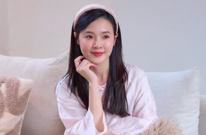 Midu diện đồ bà ba đón Tết