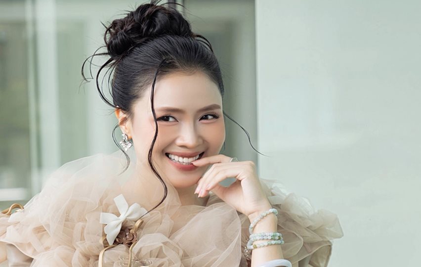 Nhan sắc không tuổi của diễn viên Hồng Diễm