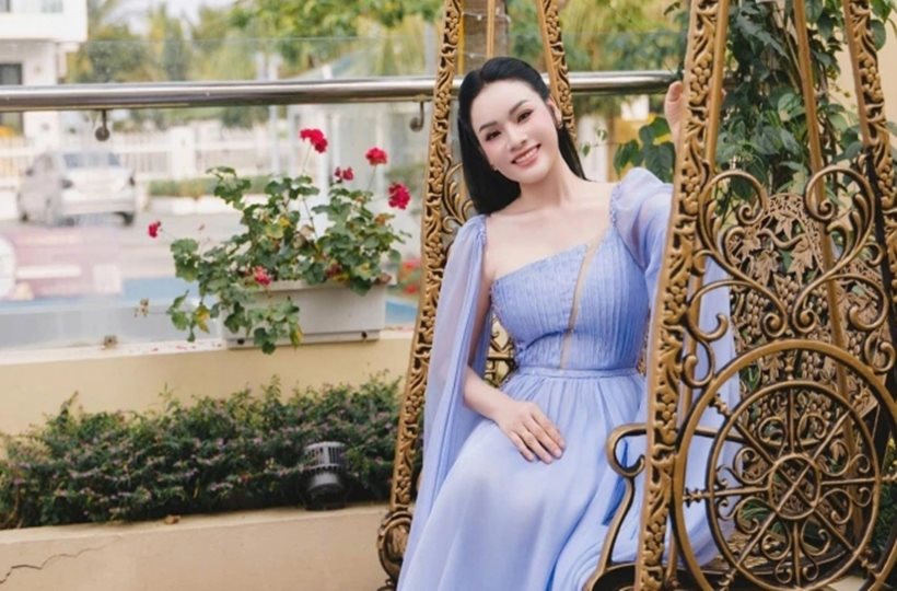 Tân Nhàn khoe sắc trong biệt thự triệu đô