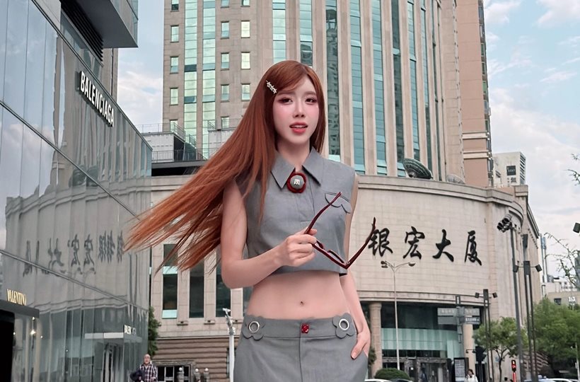 Trang Pháp dạo phố ở Trung Quốc