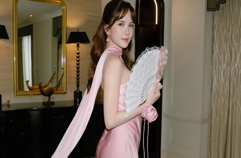 Thiều Bảo Trâm gây chú ý khi làm phù dâu cho Hồ Quỳnh Hương
