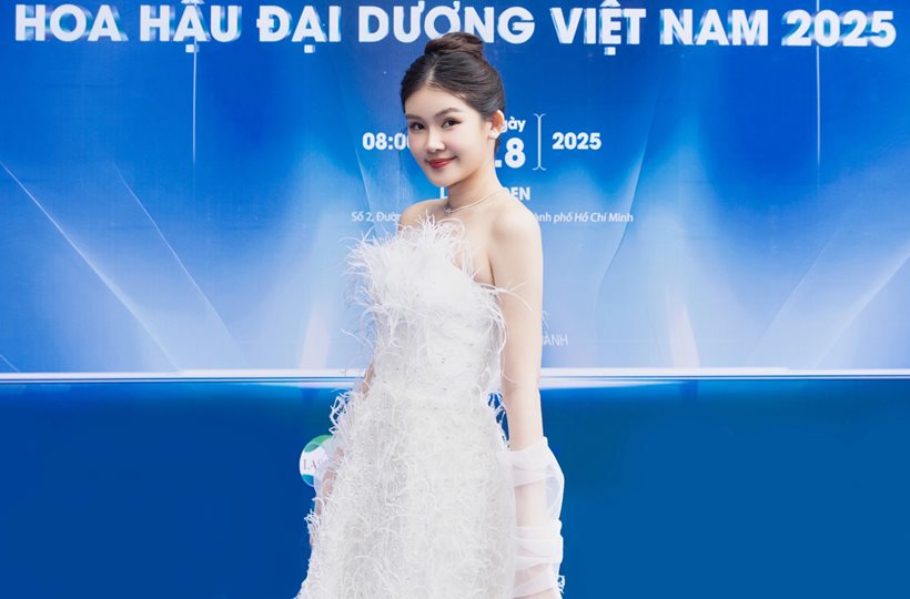 Lê Âu Ngân Anh chấm thi hoa hậu đại dương