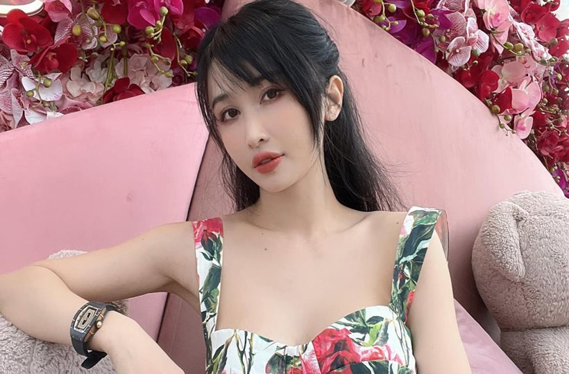 Nhan săc ngọt ngào của Mina Phạm - vợ hai Minh 'nhựa"