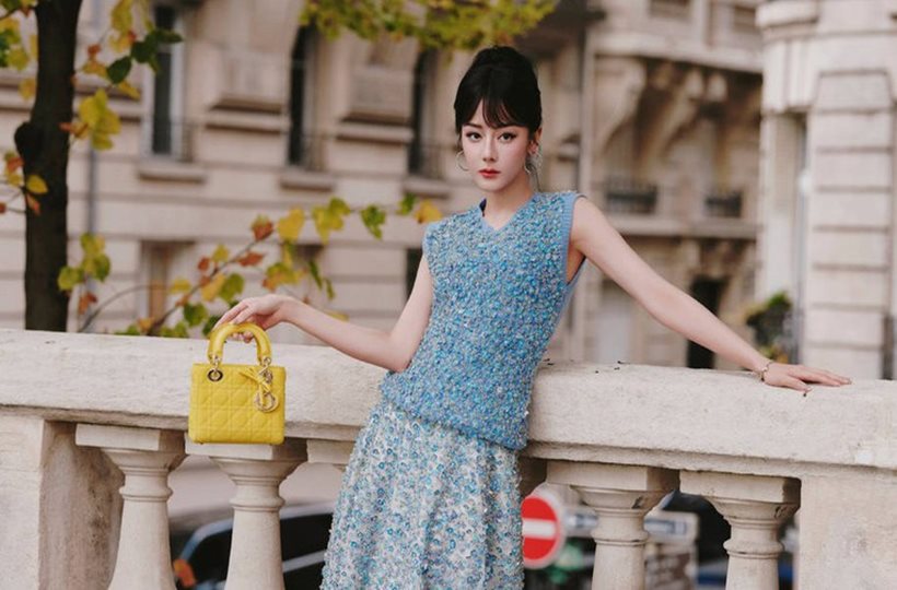 Địch Lệ Nhiệt Ba dự Paris Fashion Week