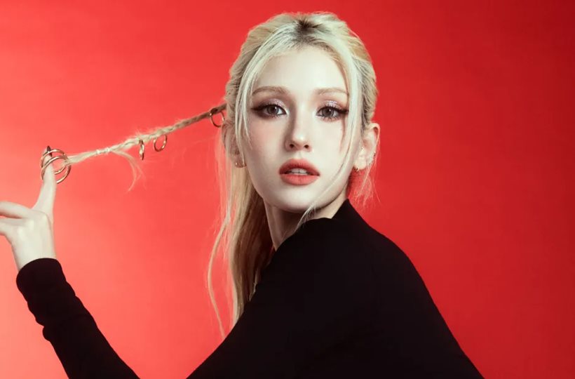 Jeon So Mi xinh như búp bê